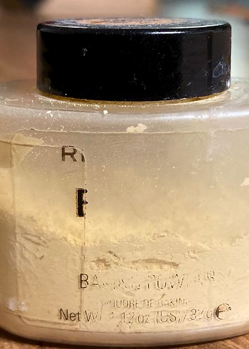 Revolution Super Matte Fix Pudra - Görsel 3