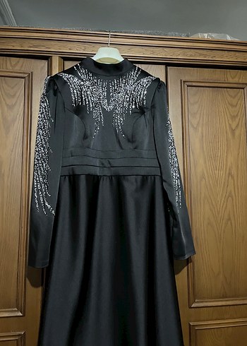 Nakışlı Siyah Uzun Gotik Abiye Elbise