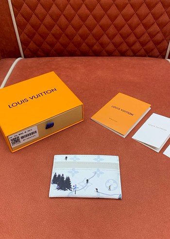  Beden Louis Vuitton Kayak Cüzdanı