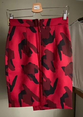 s Beden kırmızı Renk YENİ H&M ETEK