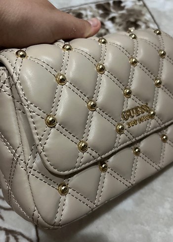 Beden ten rengi Renk Guess Bej Zincir Detaylı Kadın Deri Çanta