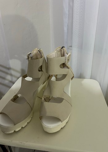 Bej Platform Topuklu Kadın Sandalet - Görsel 2