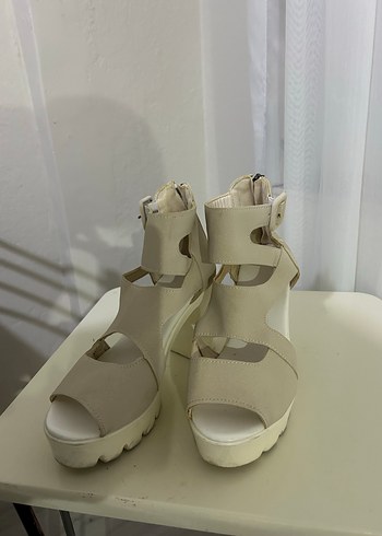 Bej Platform Topuklu Kadın Sandalet - Görsel 3