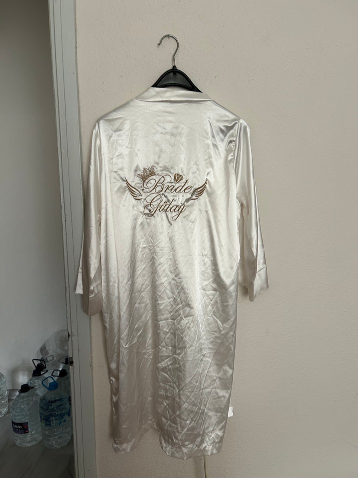 Uzun Beyaz Kadın brade - Görsel 2