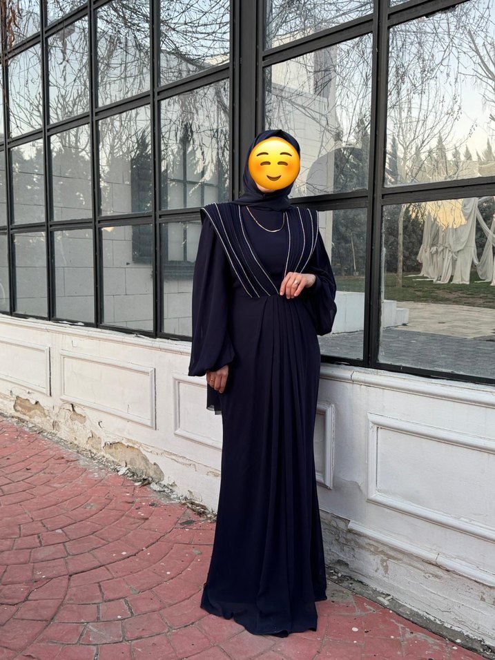 Siyah Etnik Desenli Uzun Dökümlü Elbise - Görsel 3