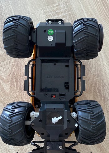  Beden Vardem 1:16 Uzaktan Kumandalı Şarjlı Off Road Hummer Jeep