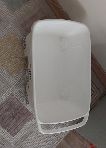 Diğer Beyaz Desenli Oyuncak Kutusu