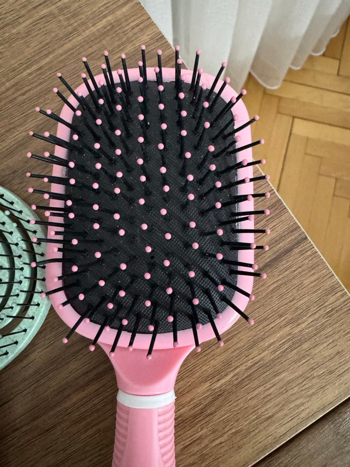 İki Adet Saç Fırçası - Yeşil ve Pembe - Görsel 2