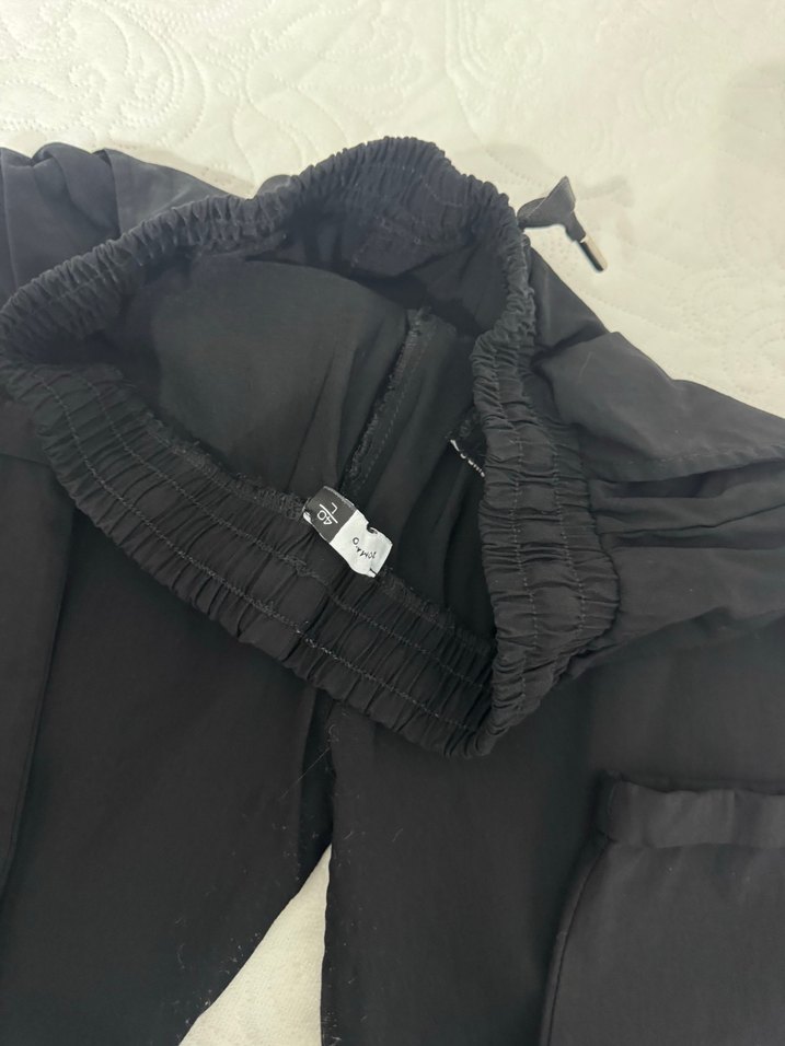 Kadın Siyah Rahat Kesim Midi Kumaş Pantolon - Görsel 3