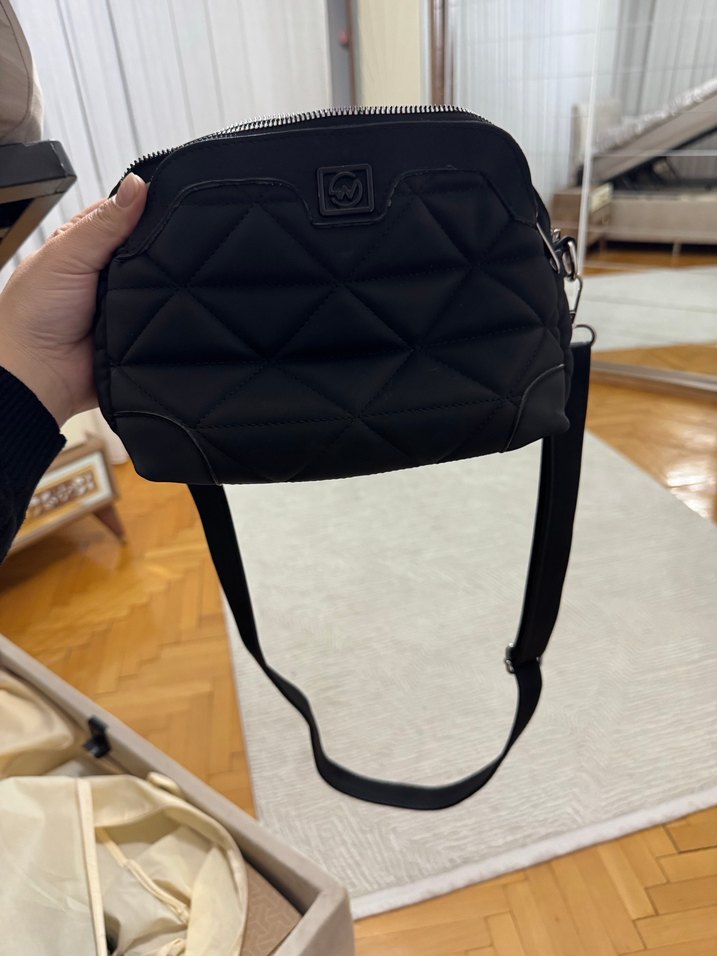 Siyah Fermuarlı Kadın Çantası - Görsel 2