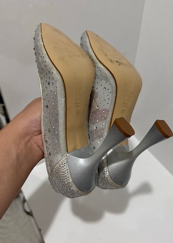 37 Beden beyaz Renk Gümüş Taşlı Stiletto