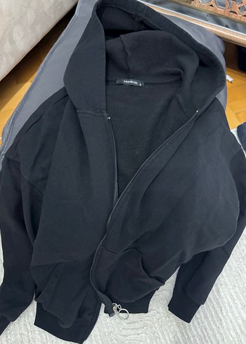Trendyol & Milla Siyah Fermuarlı Kapüşonlu Sweatshirt hırka