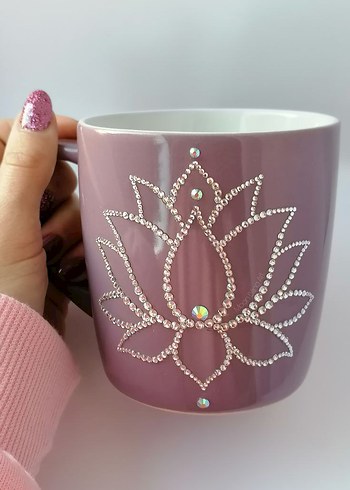 Pembe Lotus Desenli Taş işlemeli Kupa
