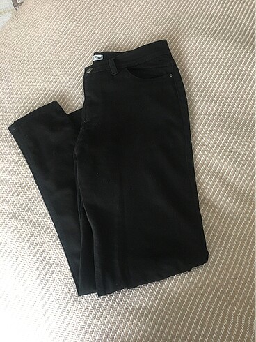 Siyah dar paça pantolon