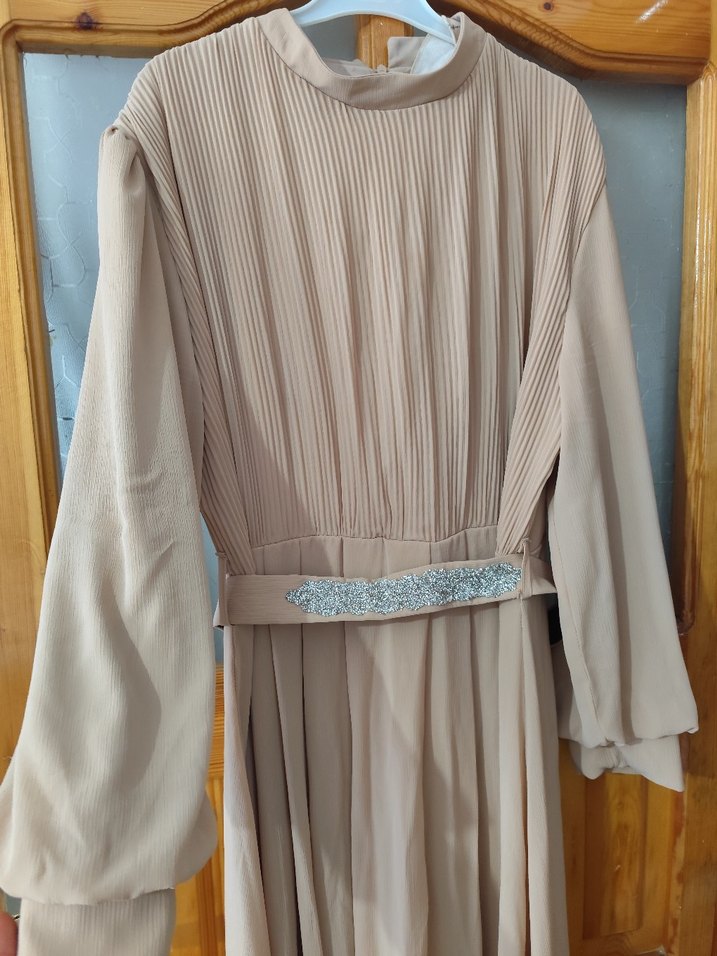 Bej kadın abiye - Görsel 3