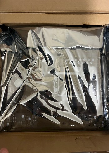 Gigabyte R650M S2H Anakart AMD Ryzen için - Görsel 4