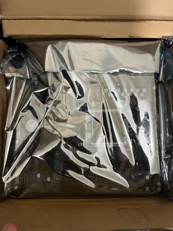 Gigabyte R650M S2H Anakart AMD Ryzen için - Görsel 4