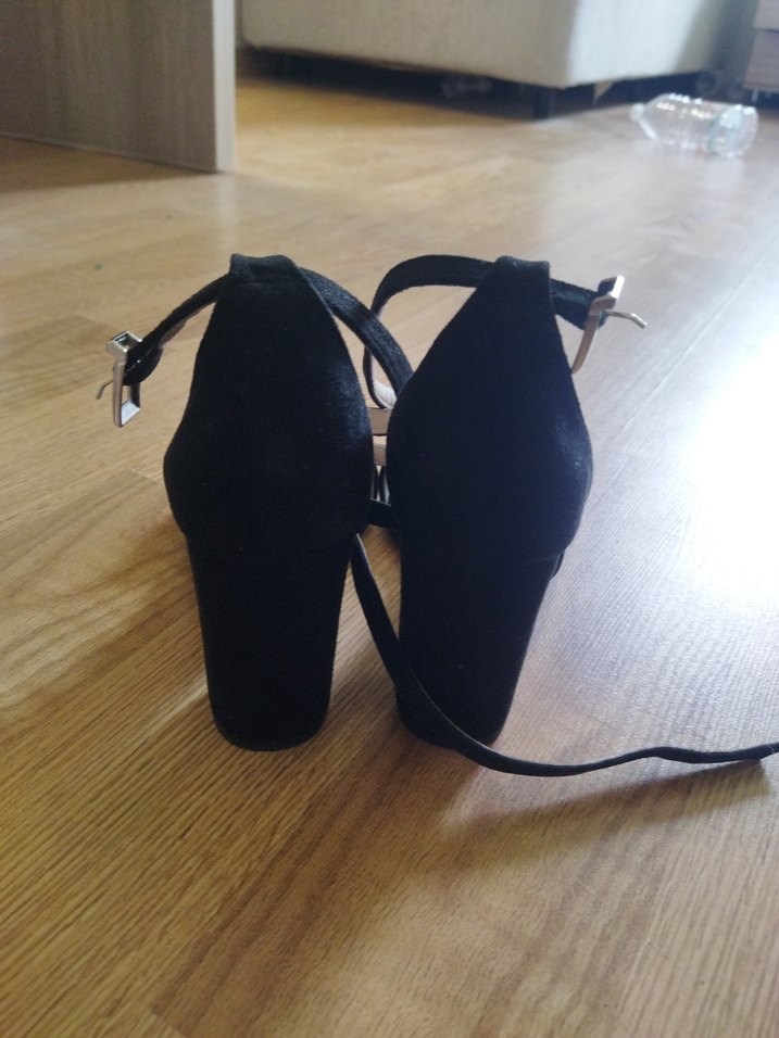 Siyah Tokalı Kalın Topuklu Kadın Gece Ayakkabısı - Görsel 2