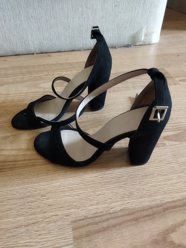 Siyah Tokalı Kalın Topuklu Kadın Gece Ayakkabısı - Görsel 3
