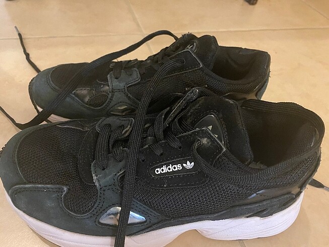 Adidas Orijinal Adidas Falcon