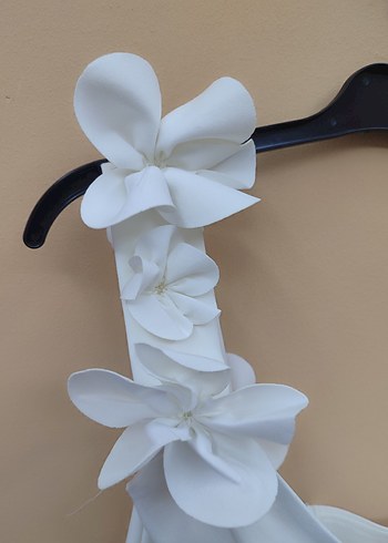 Çiçek Detaylı Mini Beyaz Straplez Gelinlik - Görsel 4