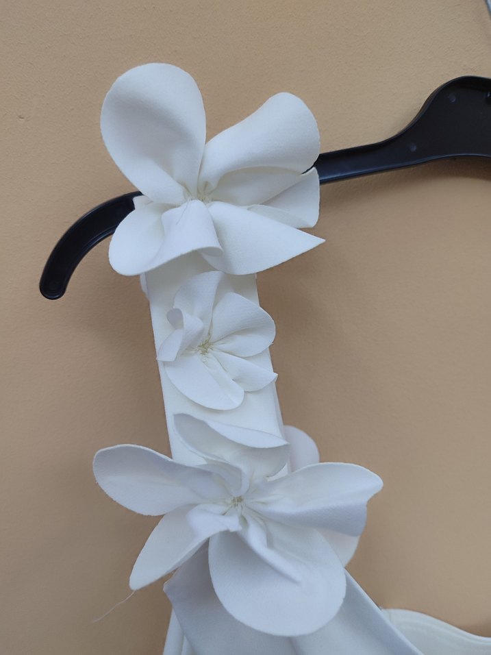 Çiçek Detaylı Mini Beyaz Straplez Gelinlik - Görsel 4