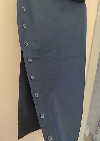 Düğmeli yandan yırtmaçlı siyah Uzun Kadın kumaş Etek - Görsel 2