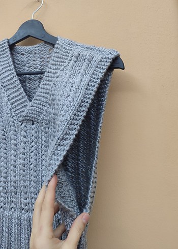 Gri V Yakalı yanlari açık Örgü Kadın Süveter - Görsel 3