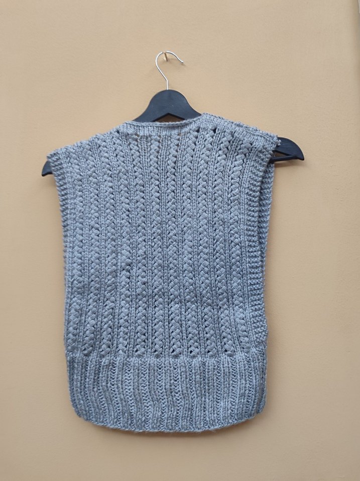 Gri V Yakalı yanlari açık Örgü Kadın Süveter - Görsel 4