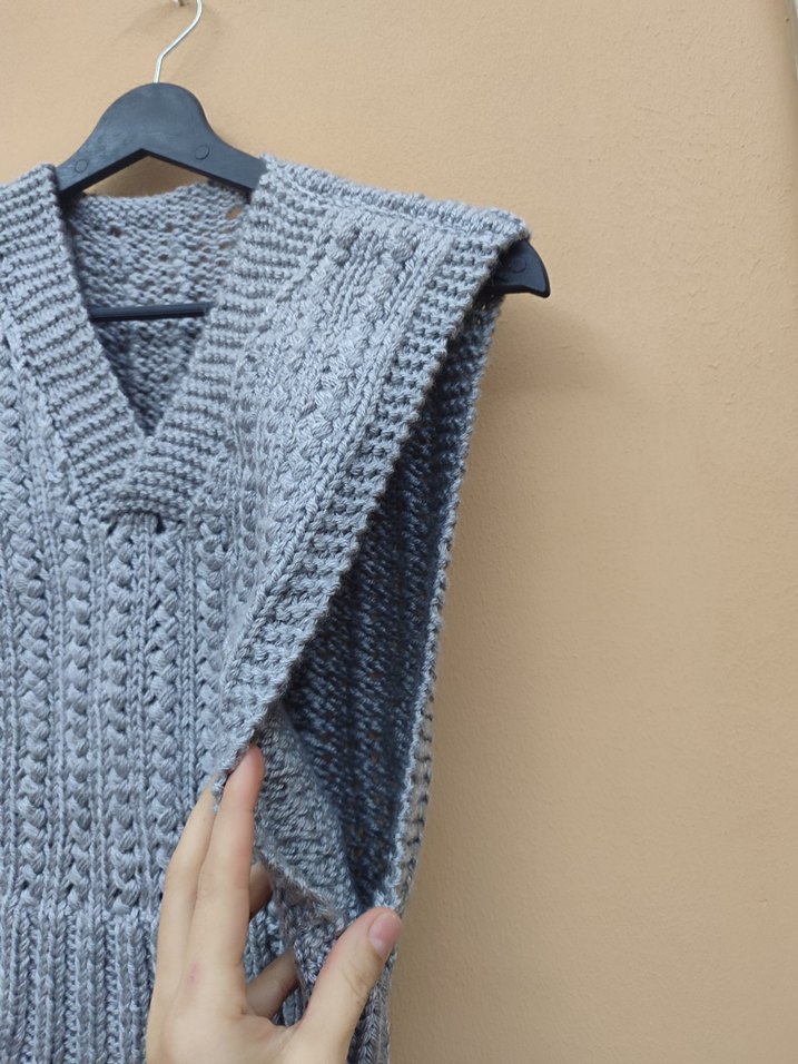Gri V Yakalı yanlari açık Örgü Kadın Süveter - Görsel 3