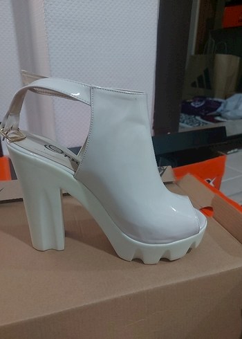 Beyaz Platform Topuklu Kadın Ayakkabı - Görsel 5