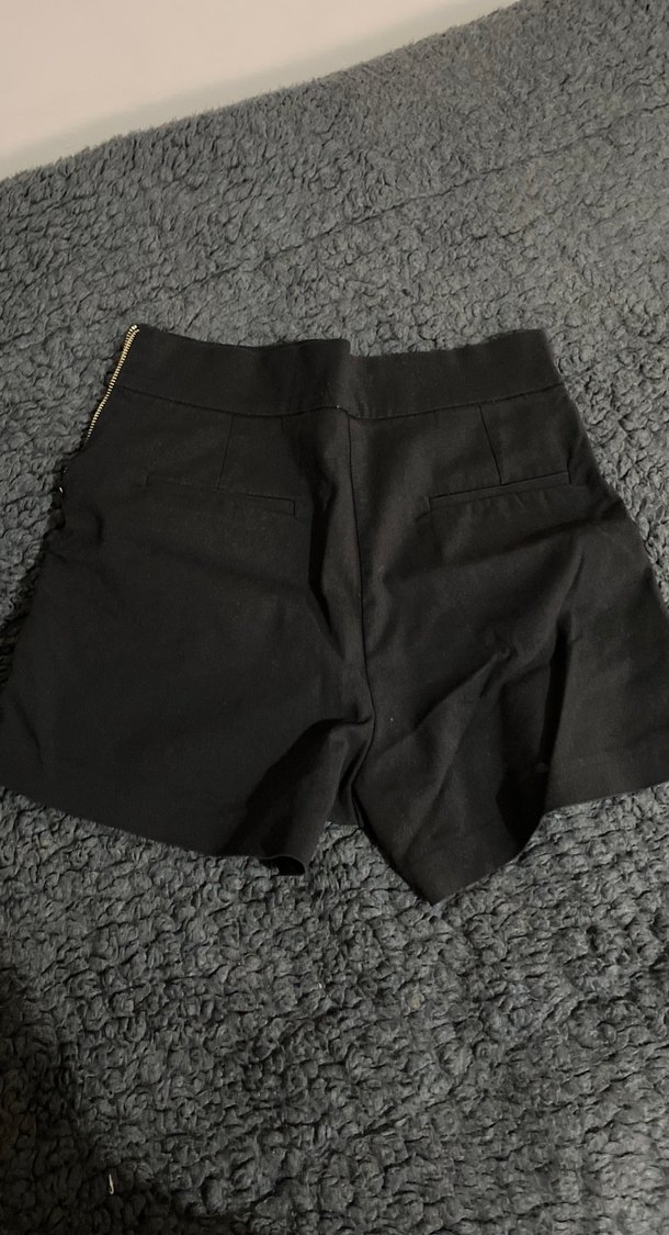 Çiçek işlemeli kısa kadife şort - Görsel 2