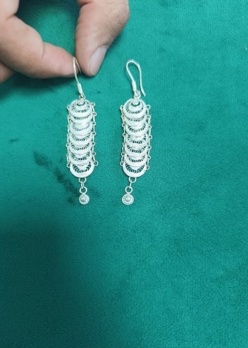Zincir Detaylı Uzun Beyaz Kadın Küpe