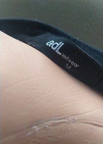 Siyah Süet Düğmeli V Yakalı Kadın Hırka - Görsel 4