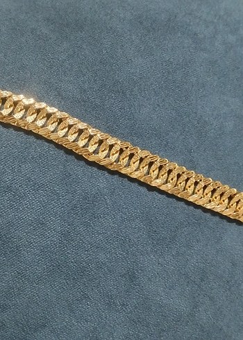 Zincir Detaylı Altın Renk Kadın Bileklik - Görsel 2