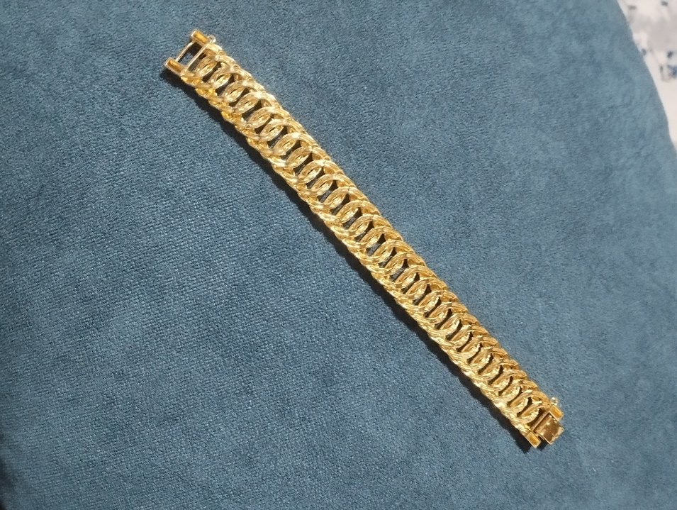 Zincir Detaylı Altın Renk Kadın Bileklik - Görsel 3