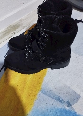 Siyah Tokalı Grunge Punk Kadın Botları - Görsel 2