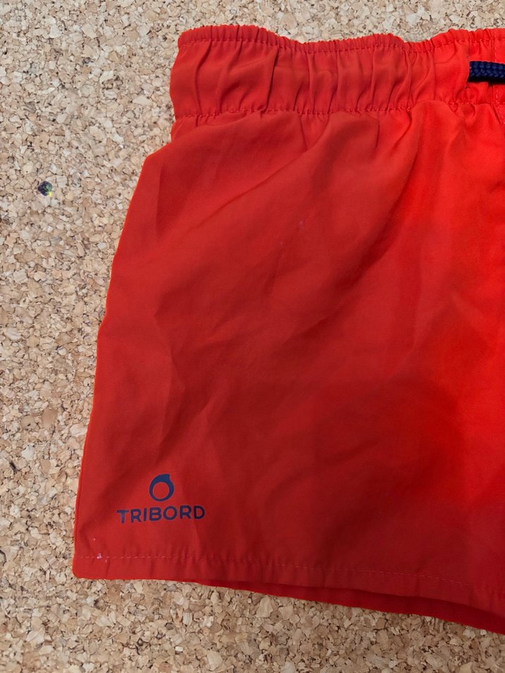 Kırmızı Mini Şort, Rahat ve Şık - Görsel 3