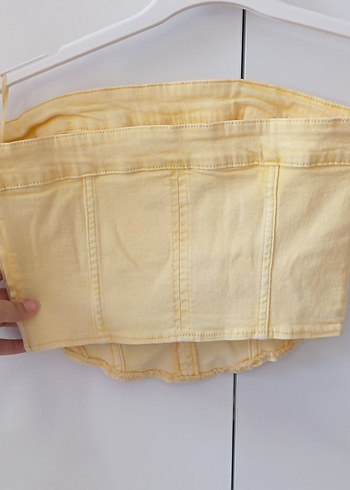 Stradivarius Butter yellow straplez crop