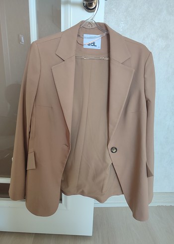 36 Beden Bej Düğmeli Kadın Blazer Ceket