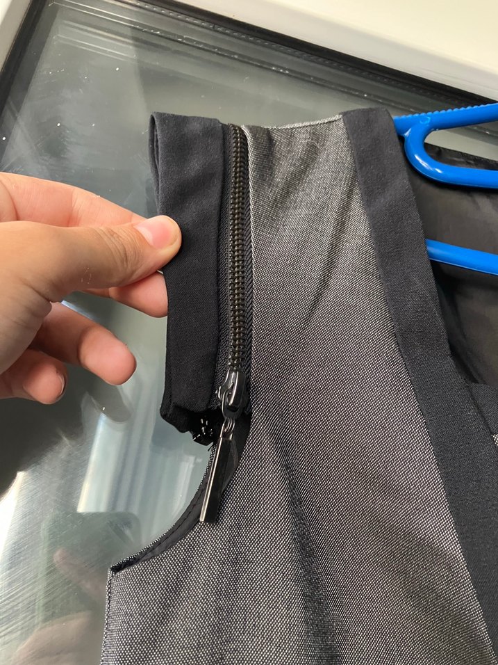 Gri V Yakalı Kemerli Midi Kalem Elbise - Görsel 2