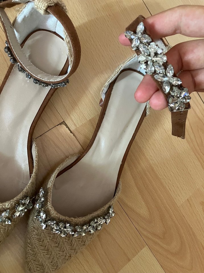 Payetli Nakışlı Bej Dolgu Topuk Kadın Ayakkabı - Görsel 3