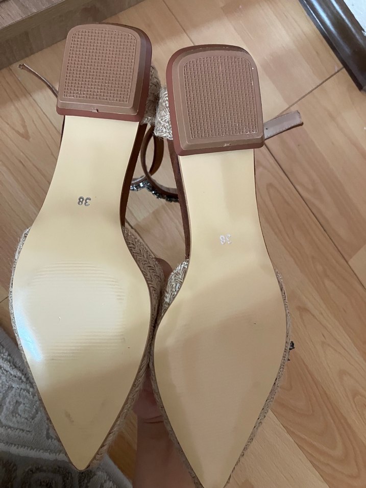 Payetli Nakışlı Bej Dolgu Topuk Kadın Ayakkabı - Görsel 2