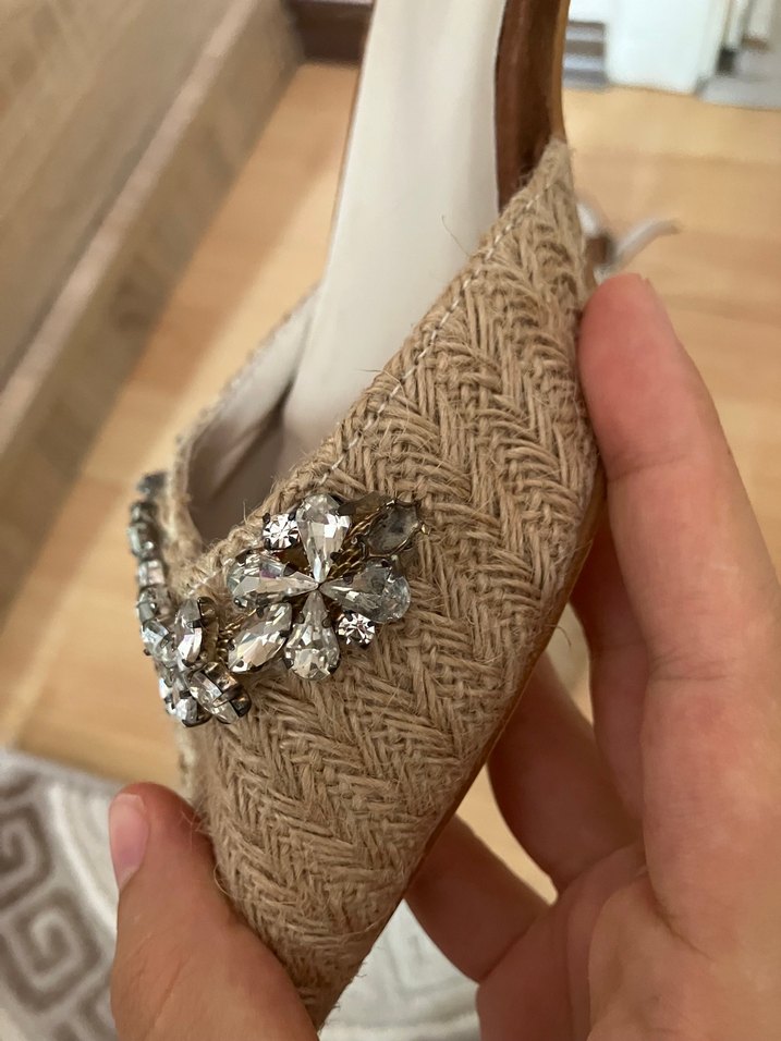 Payetli Nakışlı Bej Dolgu Topuk Kadın Ayakkabı - Görsel 5