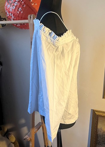 Beyaz Omuzu Açık Gömlek - Görsel 2