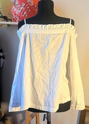 Beyaz Omuzu Açık Gömlek - Görsel 4