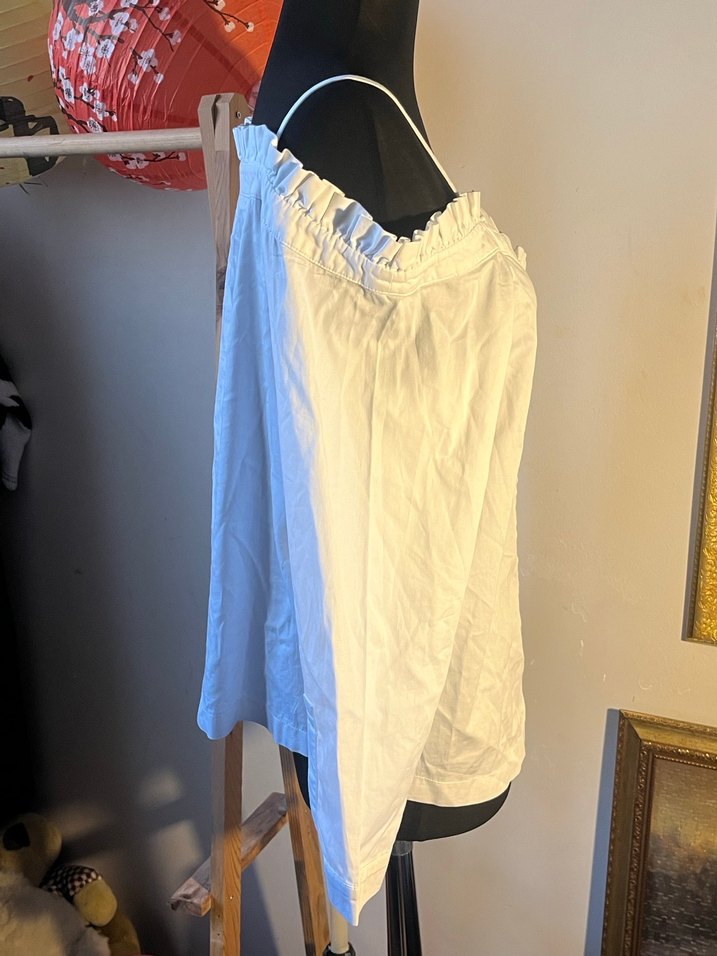 Beyaz Omuzu Açık Gömlek - Görsel 2