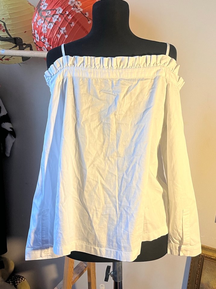 Beyaz Omuzu Açık Gömlek - Görsel 4