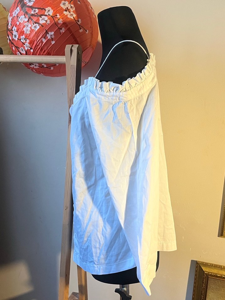 Beyaz Omuzu Açık Gömlek - Görsel 3