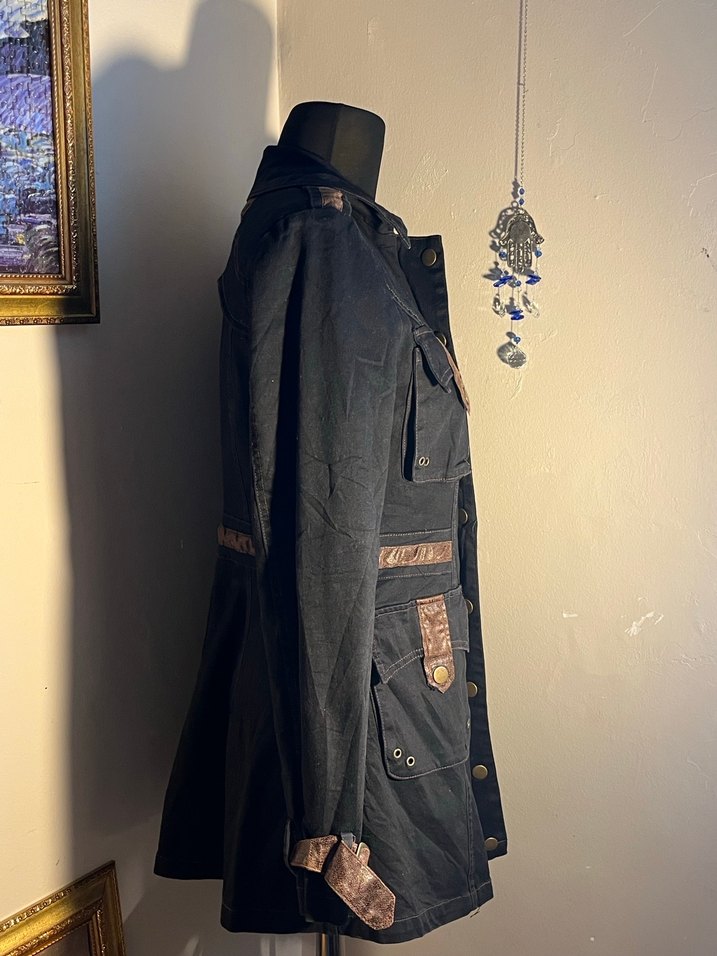 Siyah Kamuflaj Desenli Kemerli Denim Ceket - Görsel 2